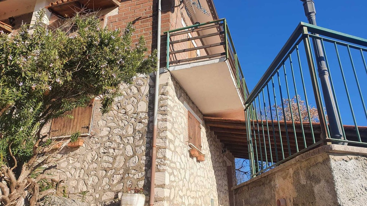 Licenza Villa | Via Fonte Bandusia 4