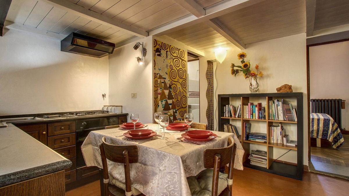 Santissima Annunziata Apartment | Via Laura Apartment Near The Duomo Florence