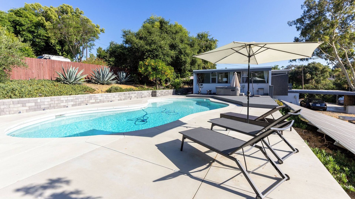 Lake Hodges House | Via Rancho Vacation Estate - Pool, Spa, Grand Piano, EV charging, and minutes to winery
