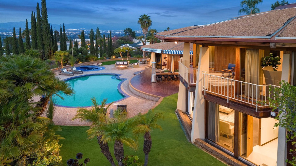 Encino Villa | Via Vallarta - An Architecturally Significant California Modern Home