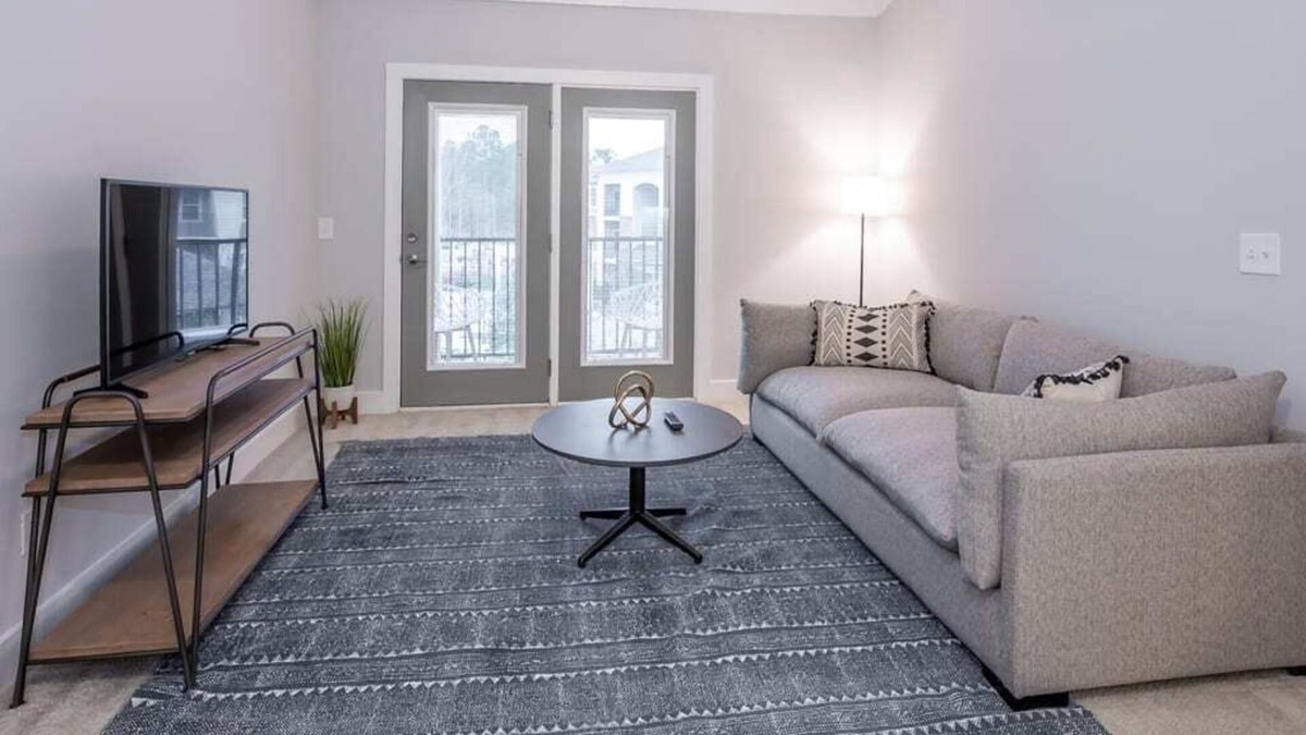 Morrisville Apartment | Viagem Modern 2BR with Balcony,Pool&Gym