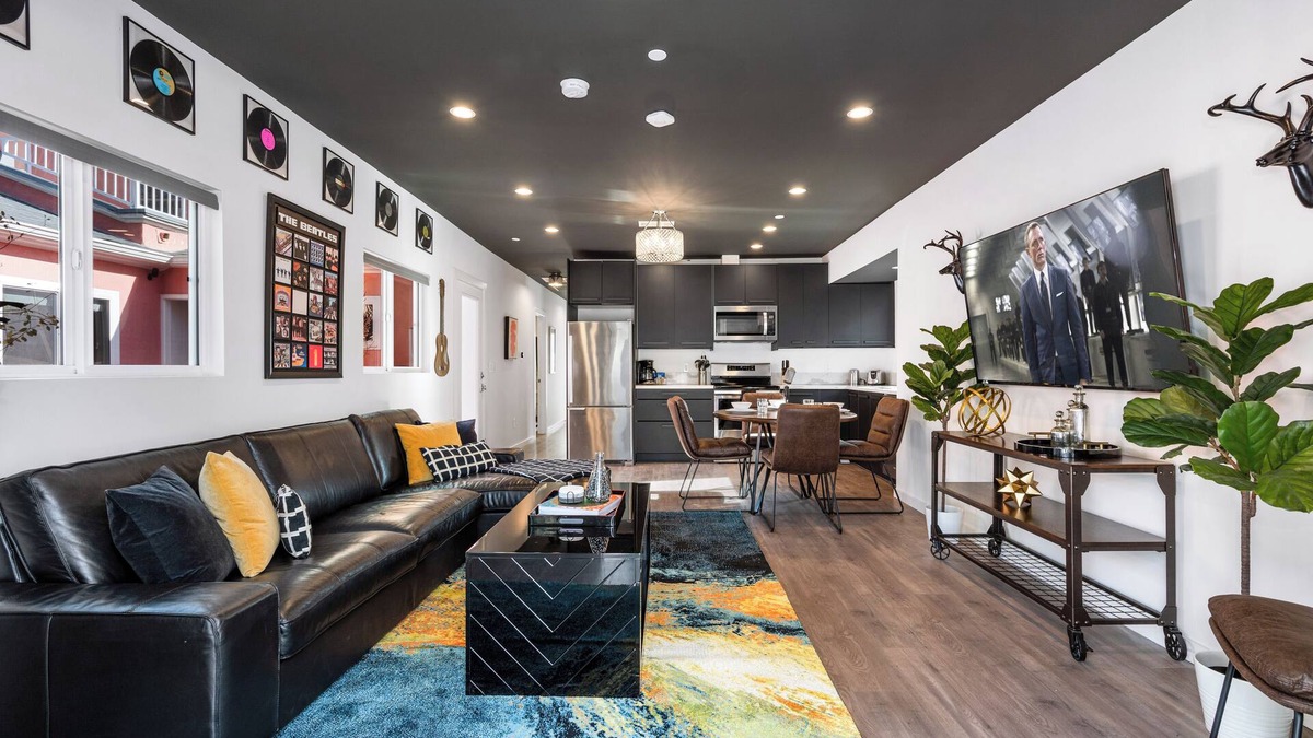 Hollywood Hotel | Vibey 2BDR in Prime Hollywood | Steps to Attractions | Rock n Roll by AvantStay