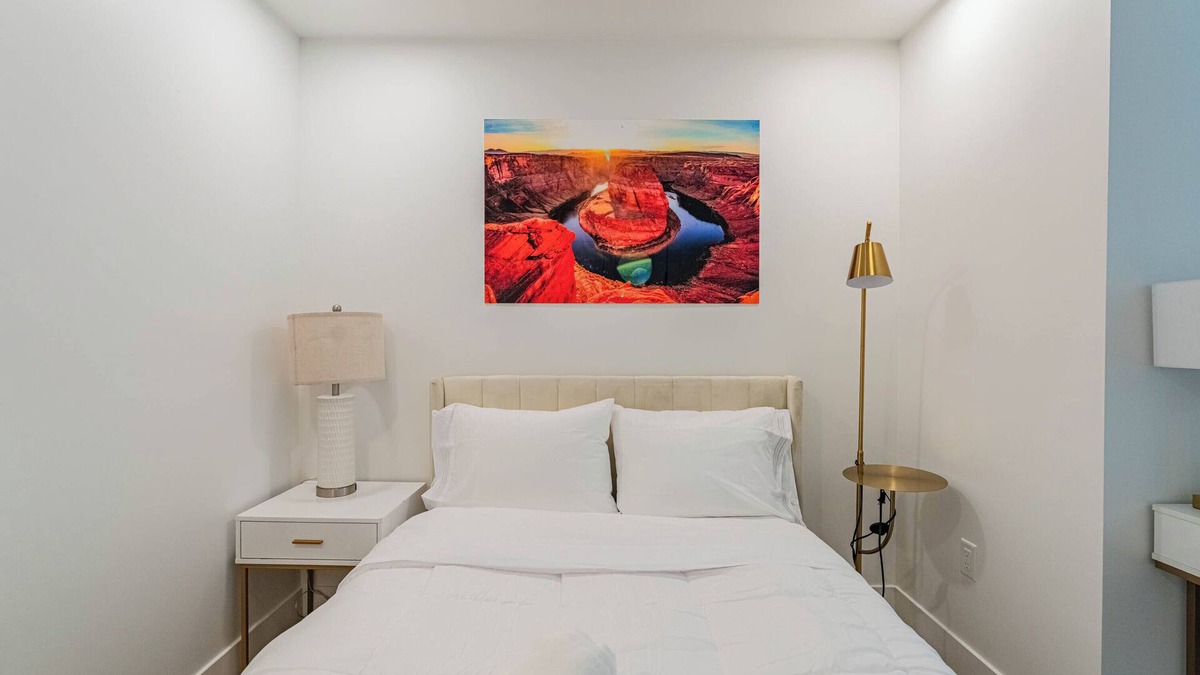 Evans Churchill Apartment | Vibrant 1BR w/Pool, Gym, Rooftop & Laundry