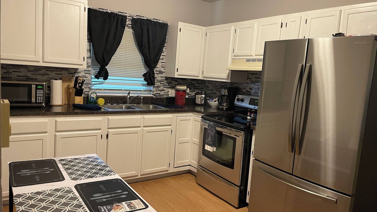 Mount Pleasant House | Vibrant 2 Bed Located Downtown/Closing to Soaring Eagle/CMU