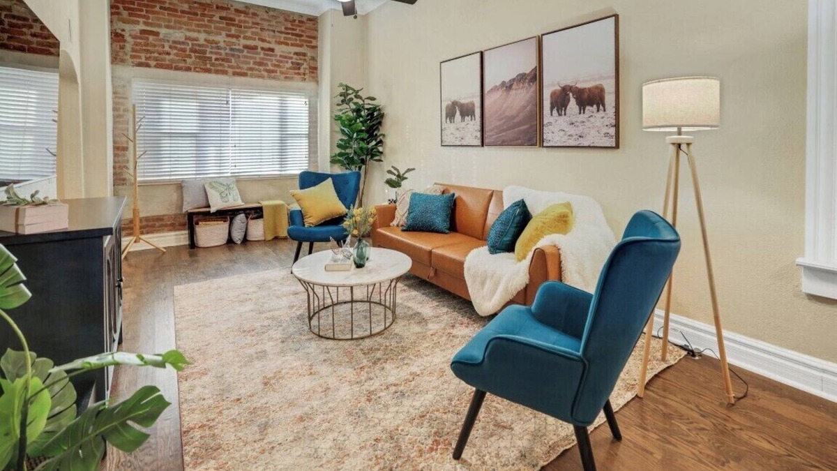Lincoln Park House | Vibrant 2Bedroom in Denver's Historic Art District