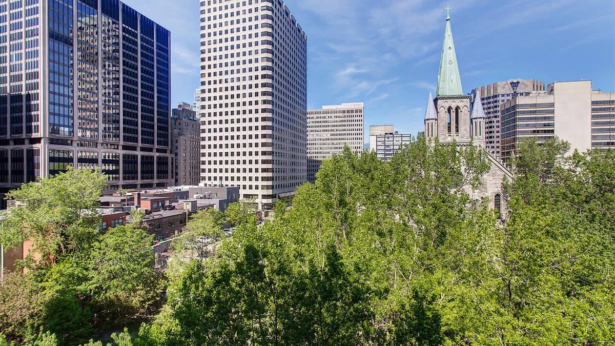 International District Apartment | Vibrant 2BR, Near Old Montreal w/Hot tub