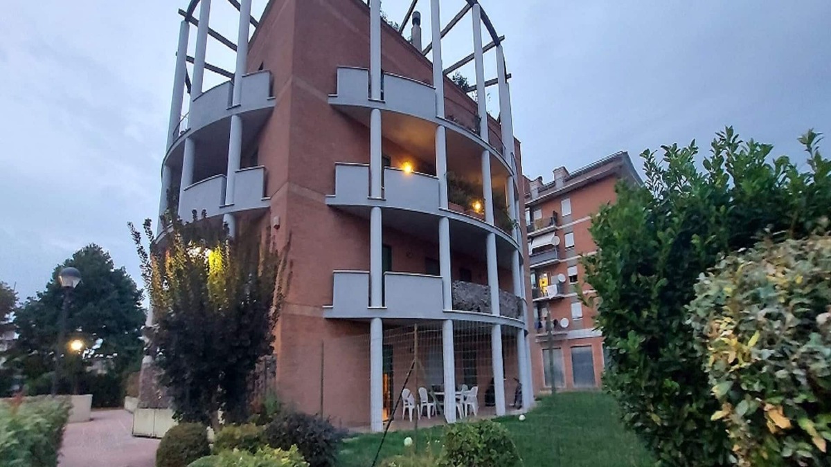 Fratta Apartment | Vibrant apartment in Marsciano with balcony