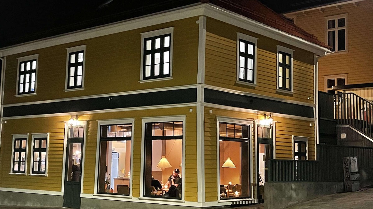 Stavanger Apartment | Vibrant Apartment on Bustling Street, Above a Restaurant - Perfect for Tourists,
