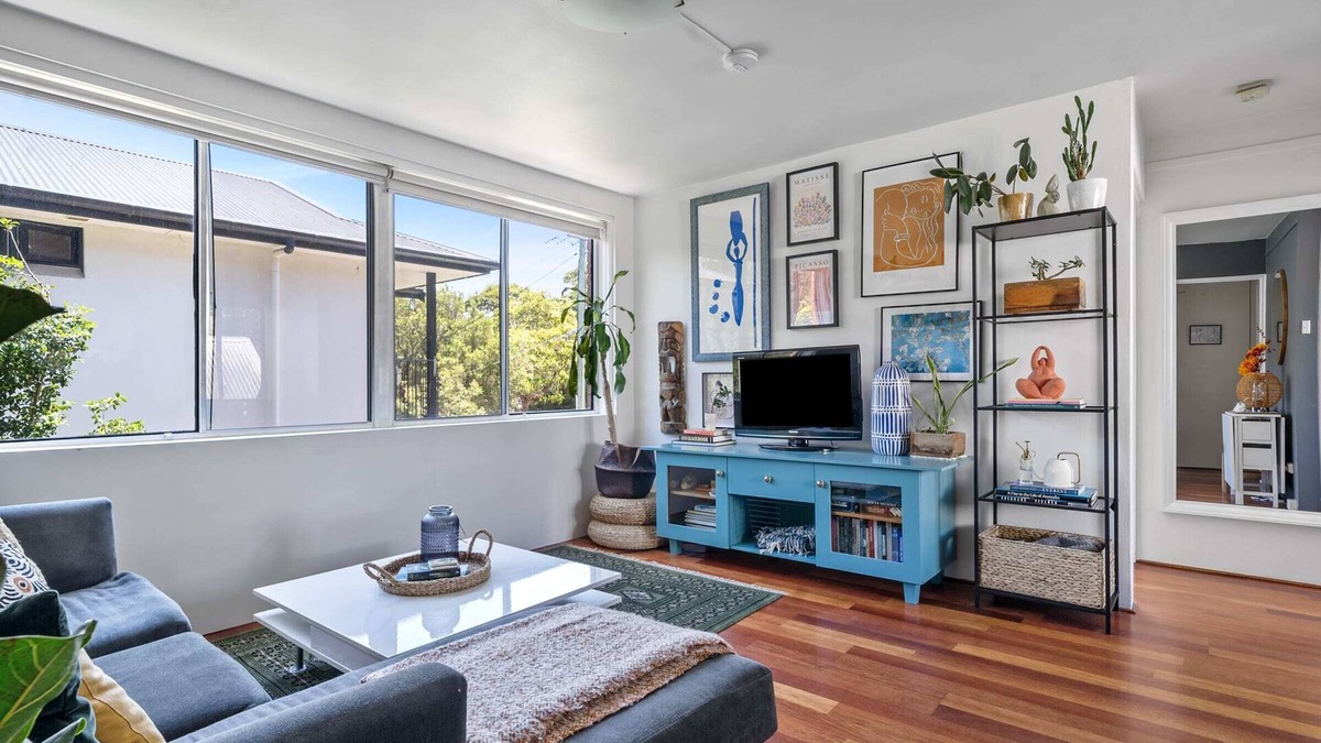 Freshwater Apartment | Vibrant Beachside Retreat: 2BR Unit in Freshwater