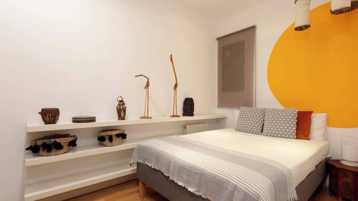 El Poble-sec Apartment | Vibrant Design 2 BD in Centric flat W/Terrace!