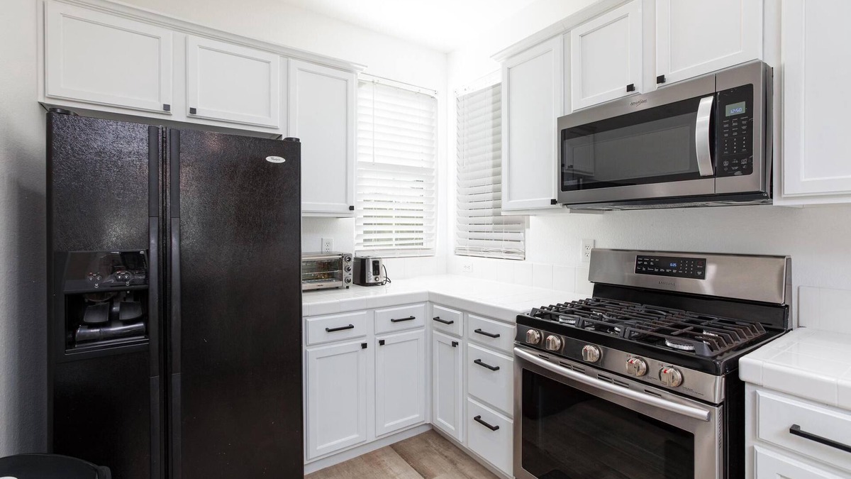 Summerlin South House | Vibrant Fully Furnished Single Story Home.