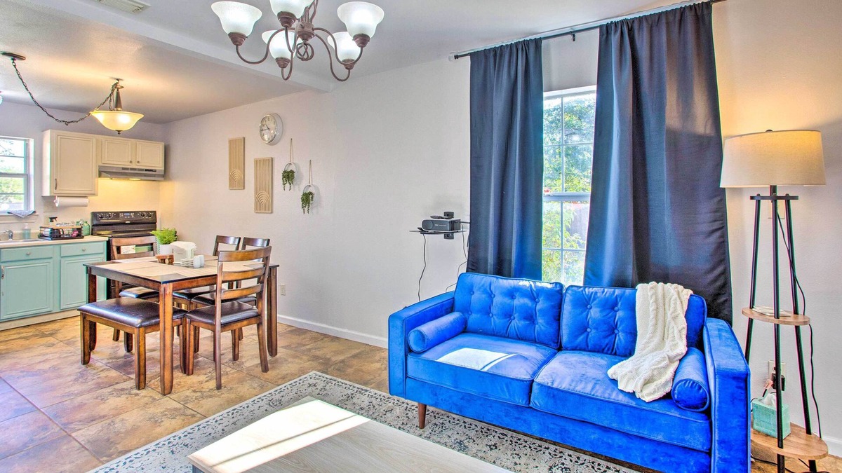 Elmo House | Vibrant Rockwall Home Near Lake Ray Hubbard!