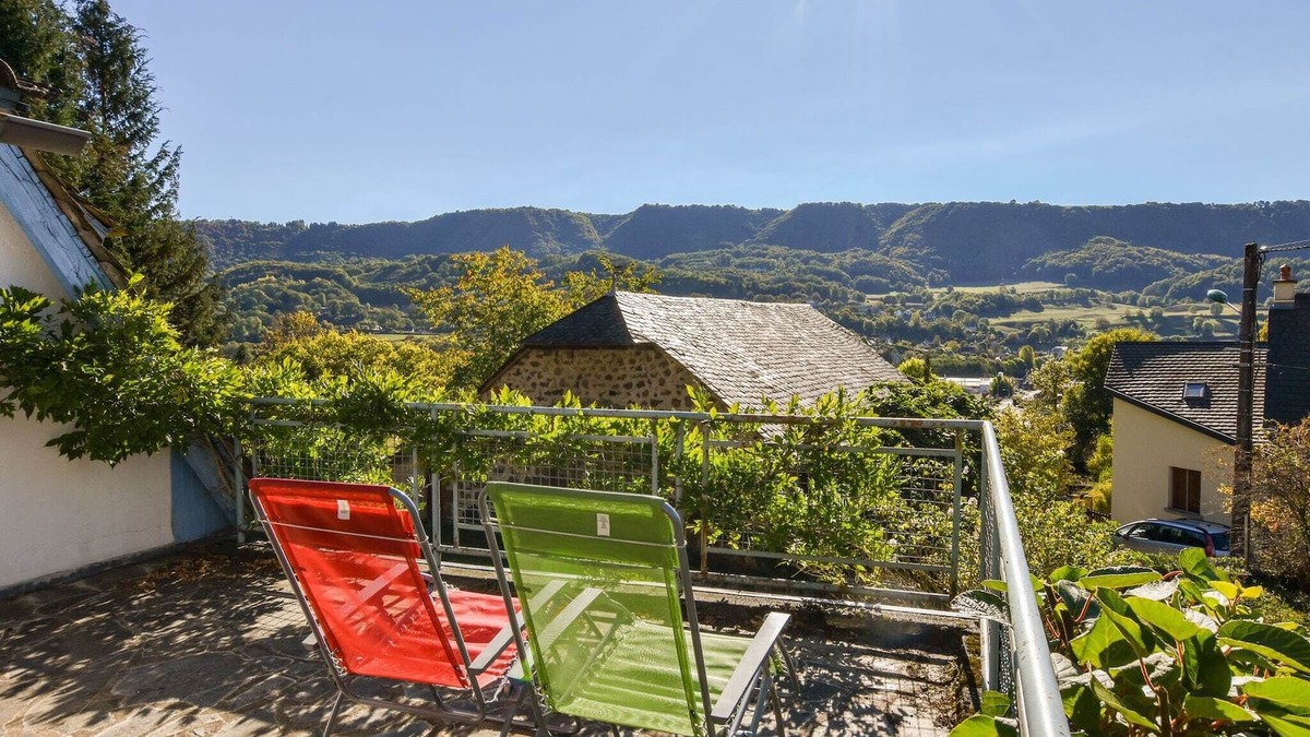 Vic-sur-Cere House | Vic-sur-Cère Family Nest