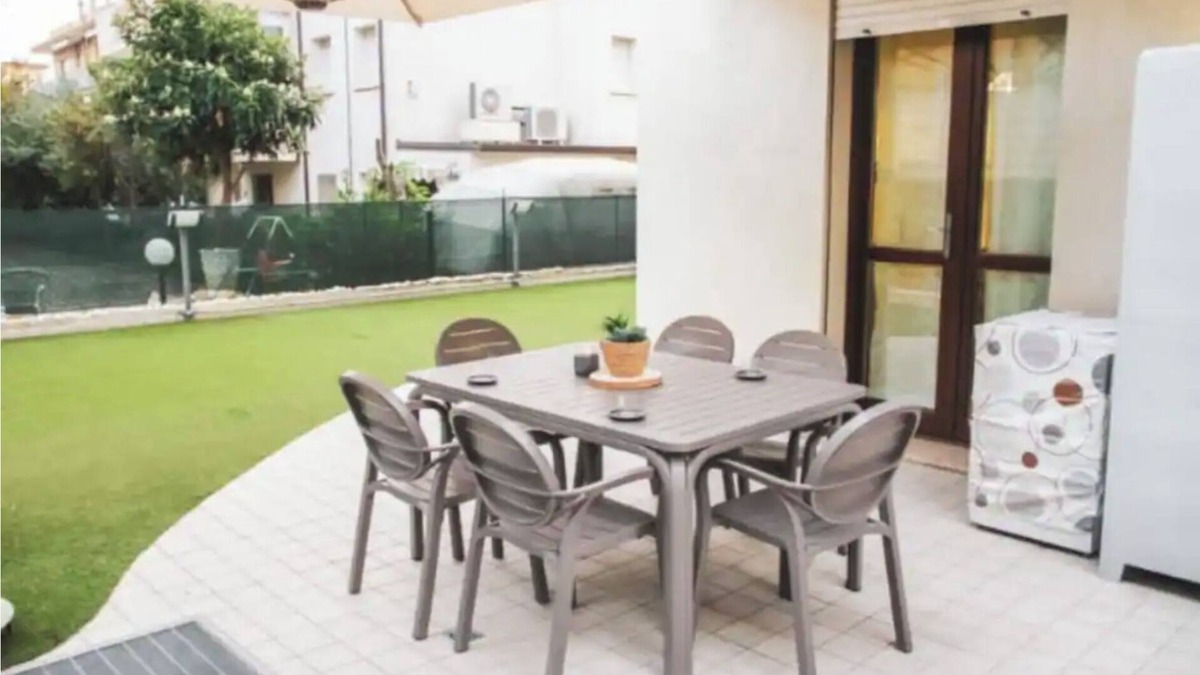 Marina Centro Apartment | Vicina al mare con grande giardino - Apt Tulipano