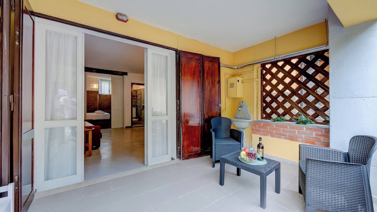 Barbarano Apartment | Vicolo 42-private Terrace-200m Lake, Salò, Italy