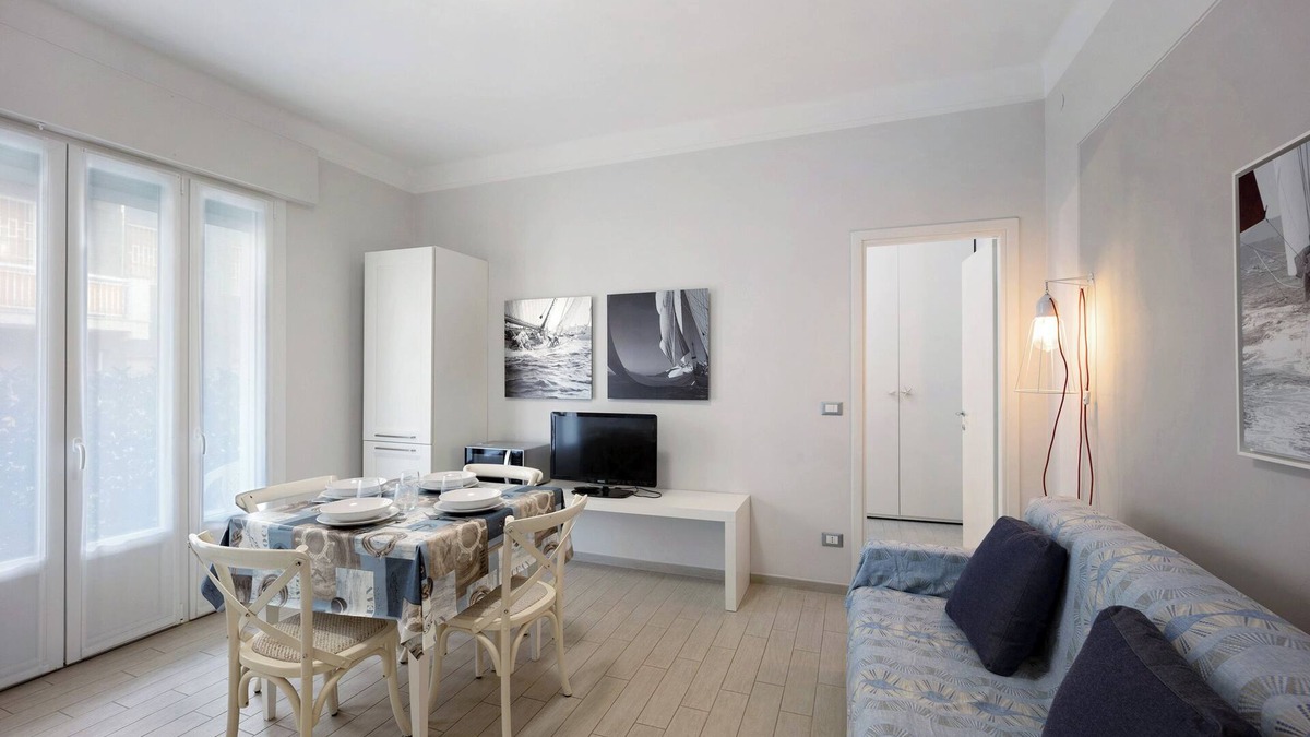 Diano Marina Apartment | 'Victoria Apartments Acquarius' with Balcony, A/C & Wi-Fi