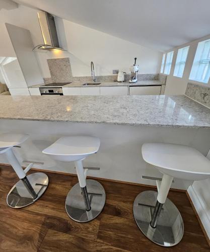Moffat Apartment | Victoria, Haru Residence 6bed Room and 4bath Rooms Apartment