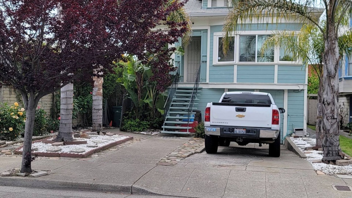West Oakland House | Victoria home near to downtown oakland!