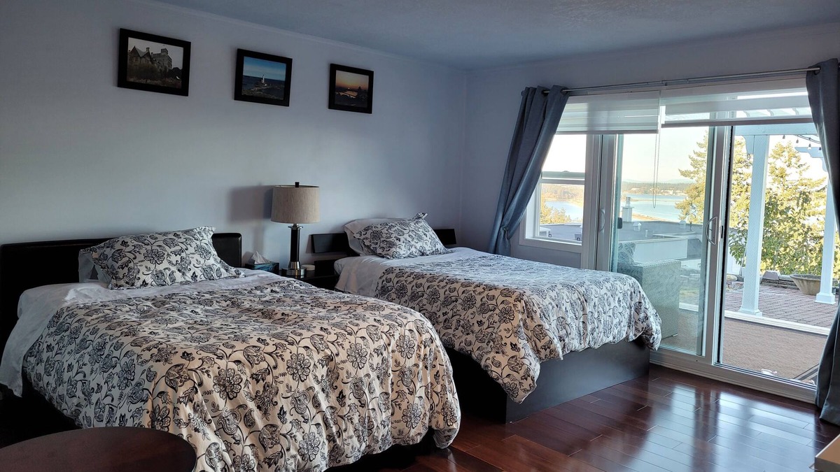 Colwood House | Victoria Ocean view B&B House