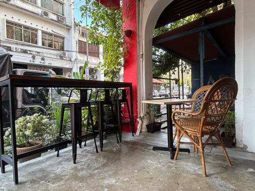 Historic George Town Hotel | Victoria Pods