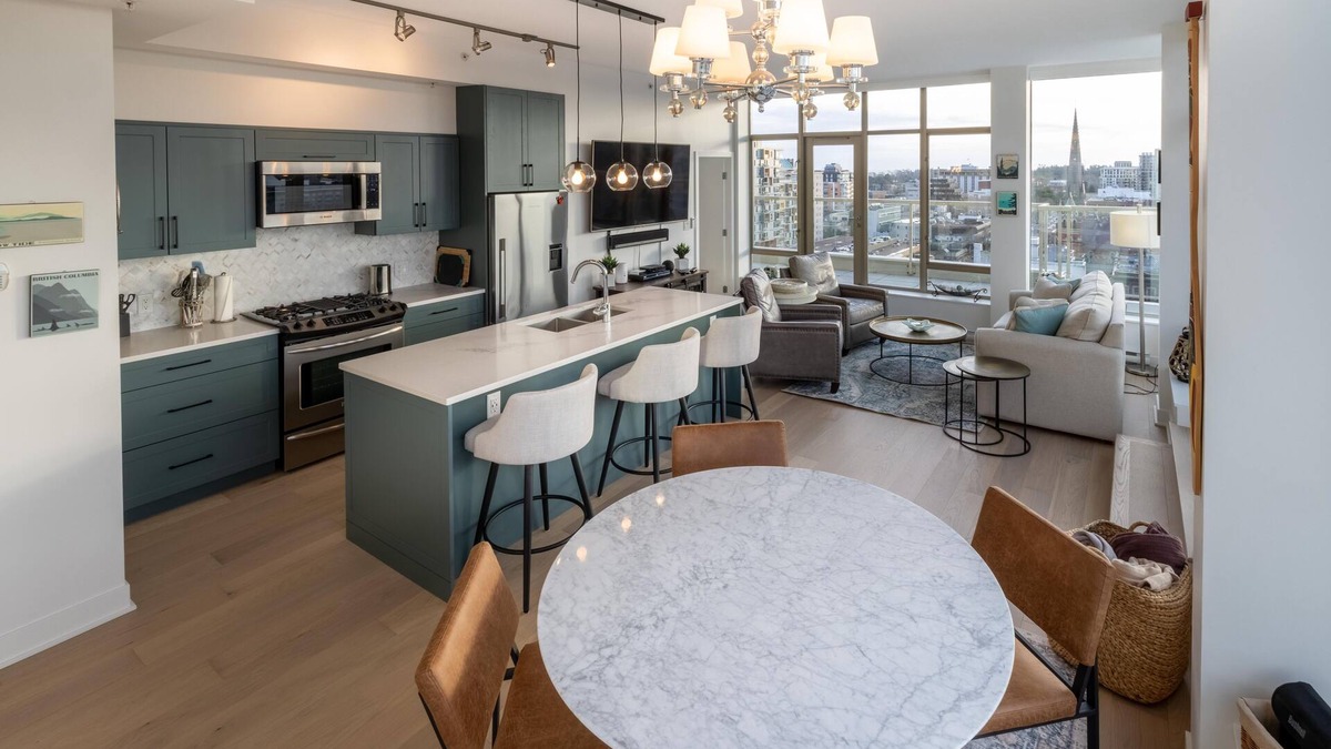 Downtown Victoria Apartment | Victoria's SEA-Cret-Stunning Olympic and Inner Harbour Views from 450 sq ft Balcony