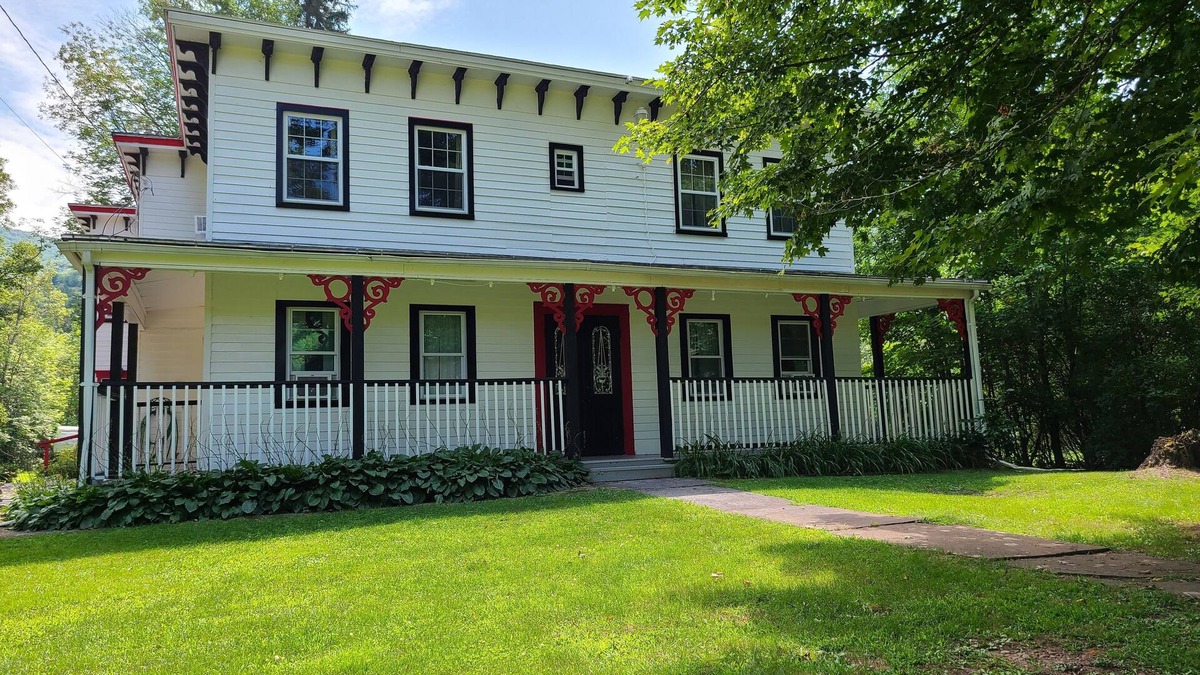 Lexington House | Victorian Catskill House w/Game Room, Fire Pit, and Strong Wi-Fi