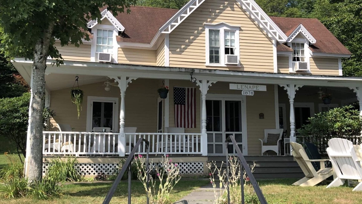Deposit Cottage | Victorian Cottage on Oquaga Lake
