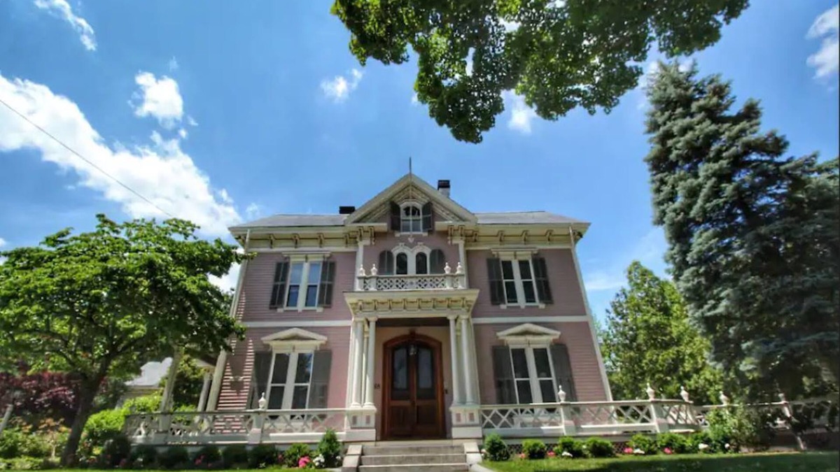 Andover Villa | Victorian Elegance in Andovern