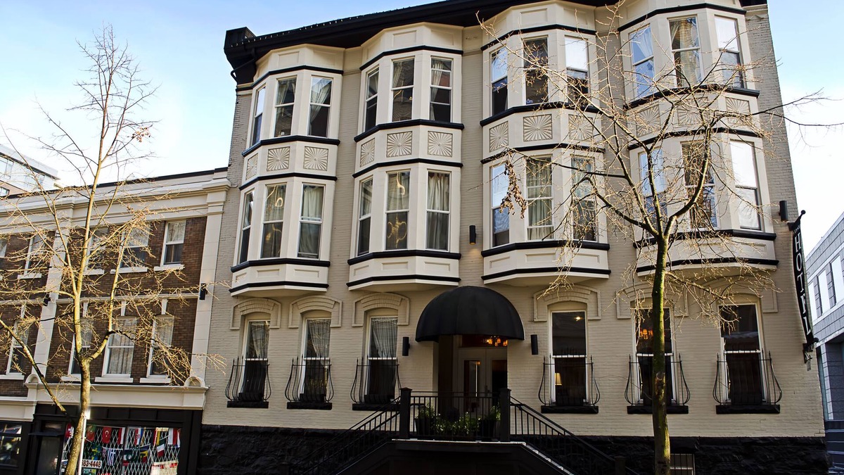 Central Hotel | Victorian Hotel