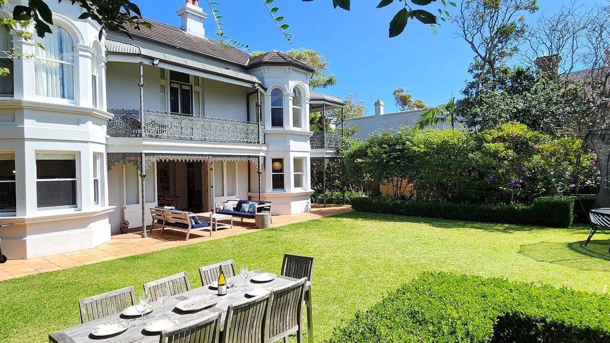 Waverley House | Victorian Masterpiece - Close to Bronte Beach, Clovelly Beach & Bondi Junction