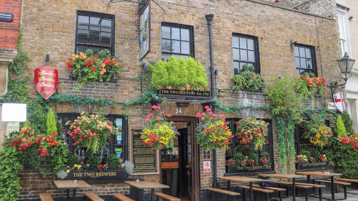 Windsor City Centre Cottage | VICTORIAN TOWNHOUSE, family friendly in Windsor, Berkshire