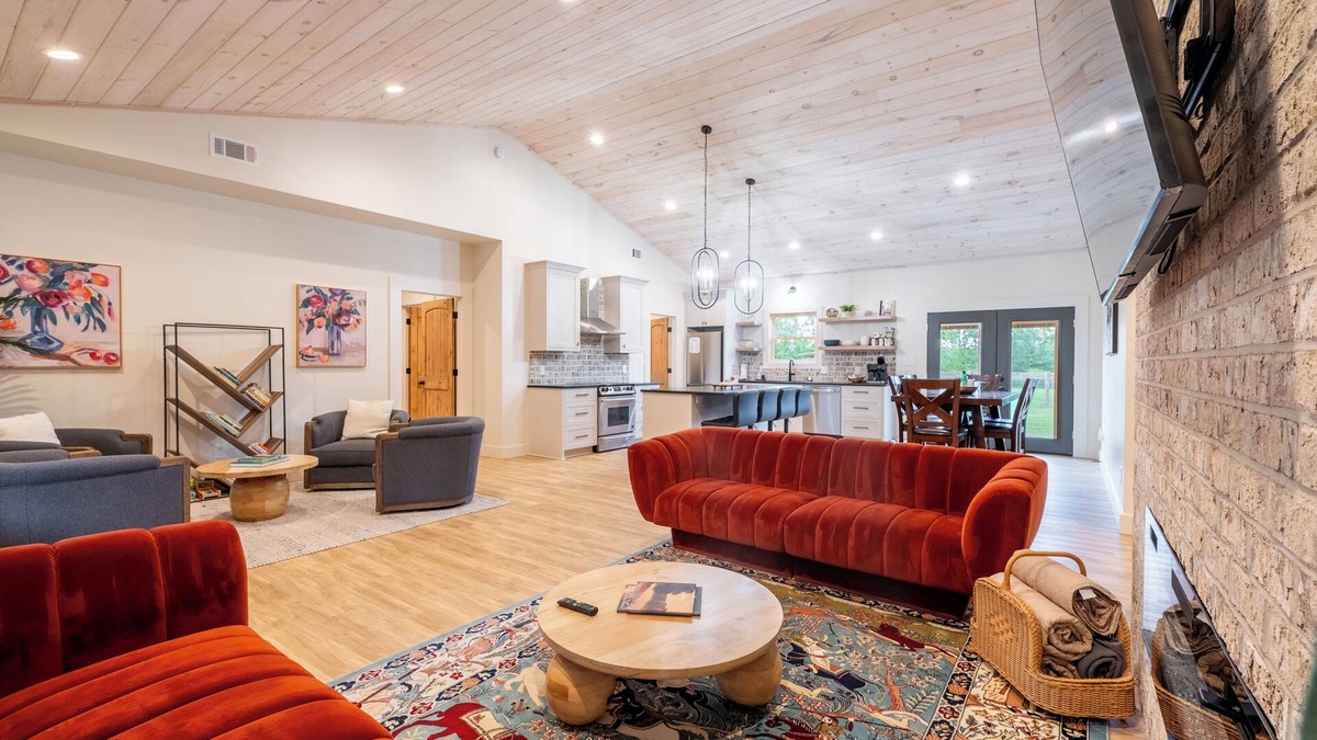 Wagener House | Victory Reins- Quiet Country Stay Near Aiken, Pet Friendly,