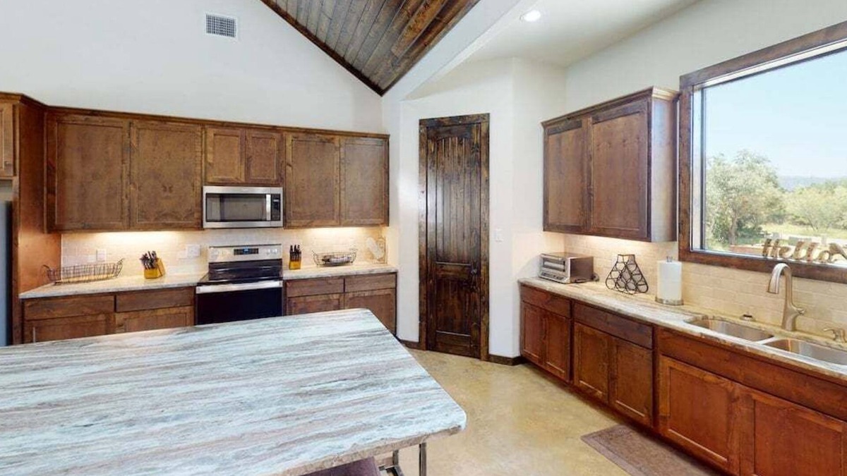 Sabinal House | Vida Loca @ Frio Select Rental Homes