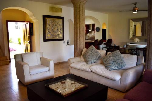 Playa Diamante Villa | Vidanta Villas Golf - Jacuzzi, Alberca, Lago