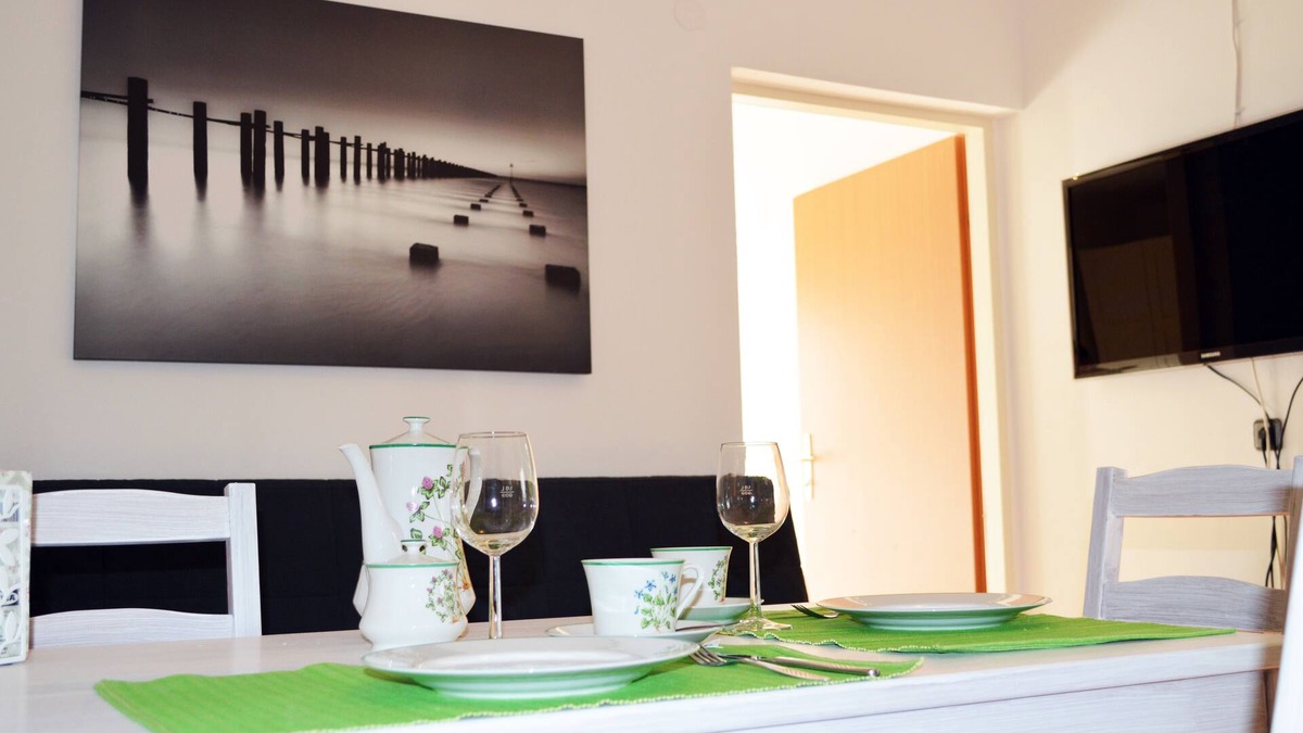 Donaustadt Apartment | Vienna apartment with garden