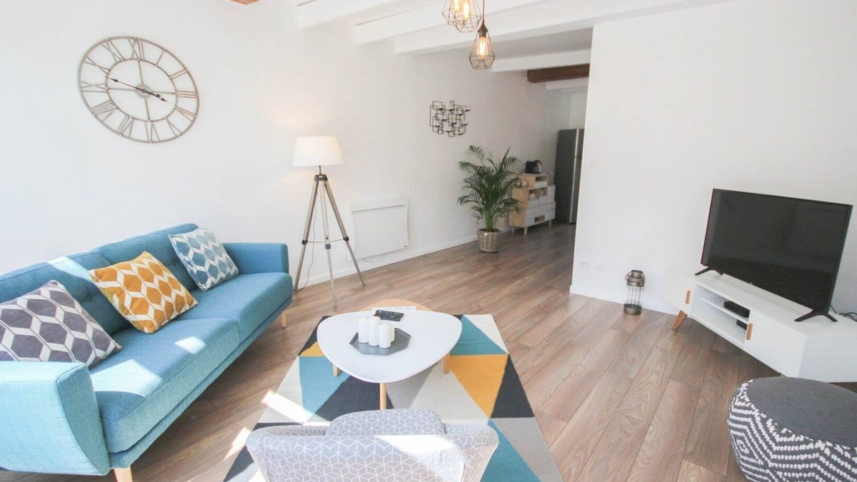 Old Lille Apartment | Vieux Lille: bright, functional apartment