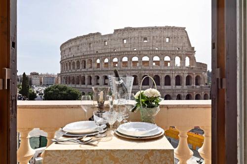 Monti Apartment | View Colosseo From Jacuzzi