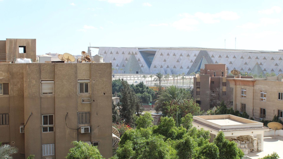 Oula Apartment | View Great pyramids & Egyptian Museum; a 10 min walk & 1.7 km 2 Great Pyramids.