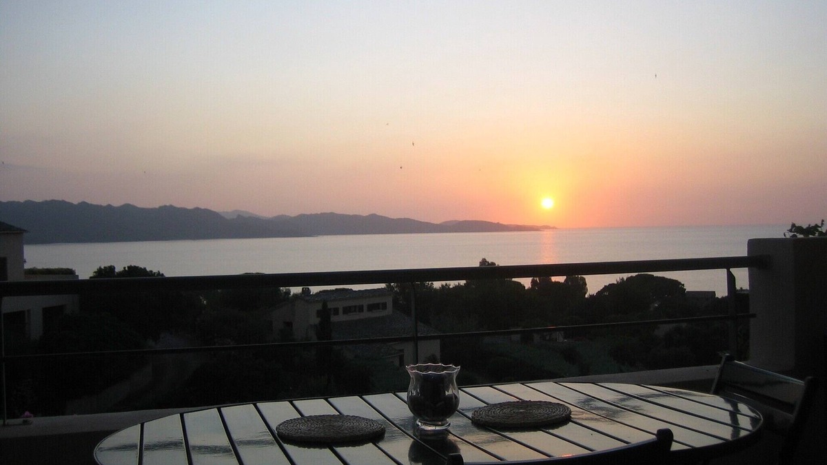 Saint-Florent Apartment | VIEW OF THE GULF OF ST. FLORENT AND AN UNFORGETTABLE SUNSET
