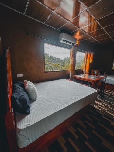 Hali-Ela Hotel | View Paradise