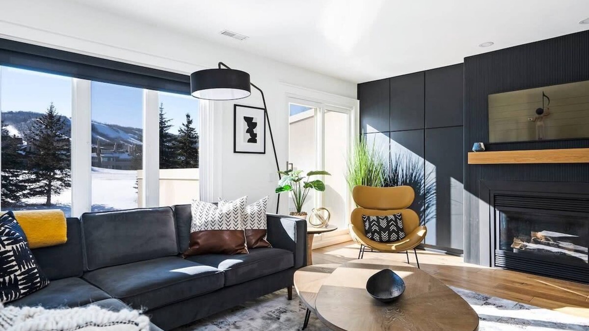The Blue Mountains House | View to Blue - Walk to the Village, Mountain Views
