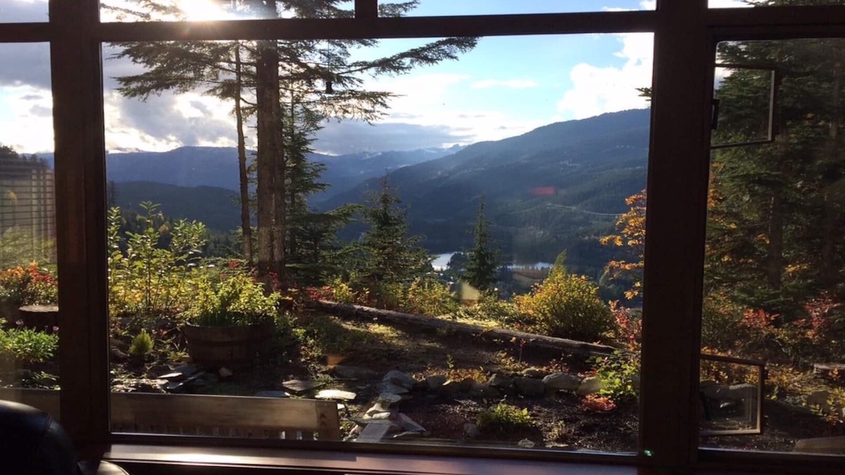 Nordic Estates House | -View, View And More View!-Super Quiet Getaway!-