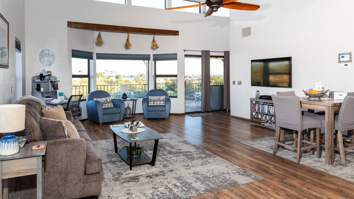 Northridge Estates House | Views and Privacy