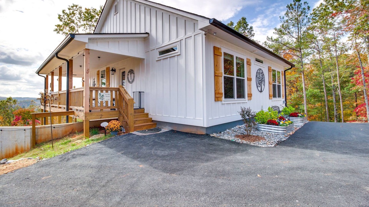 Ellijay Cottage | Views, Hot Tub & Trails: Modern Ellijay Cottage