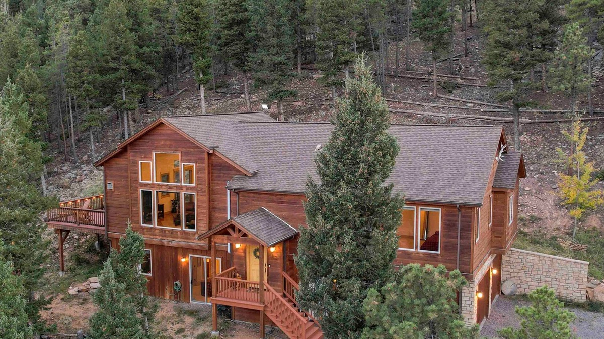Evergreen Cabin | VIEWS! Mountain Cabin w/Saltwater HotTub/Firepit. Close to Trails/Fall leaves