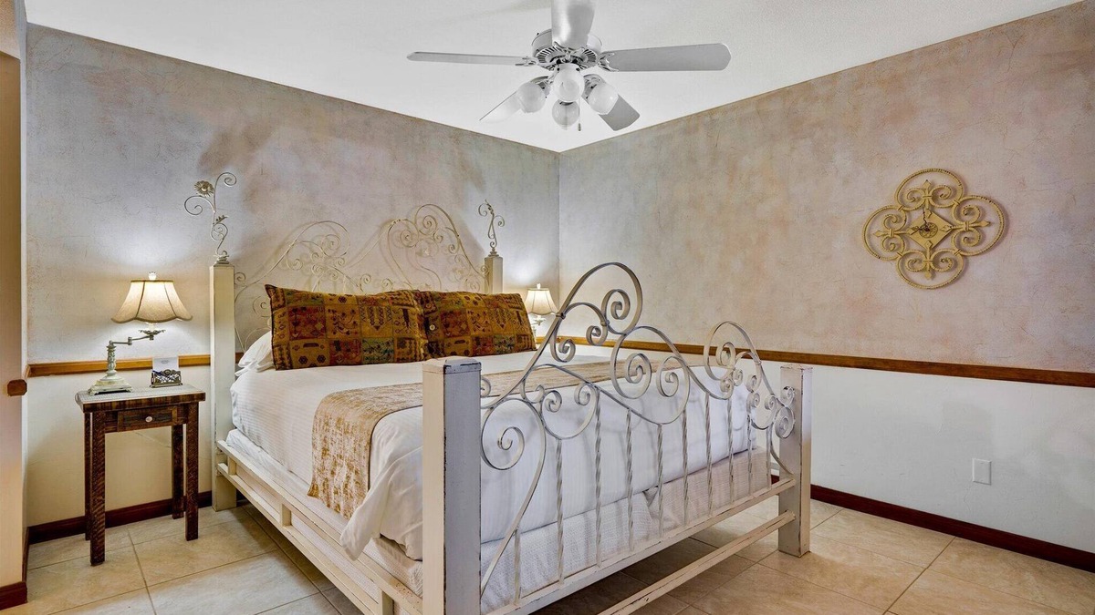 Oak Creek House | Views of the red rocks, come enjoy your private oasis with family and friends