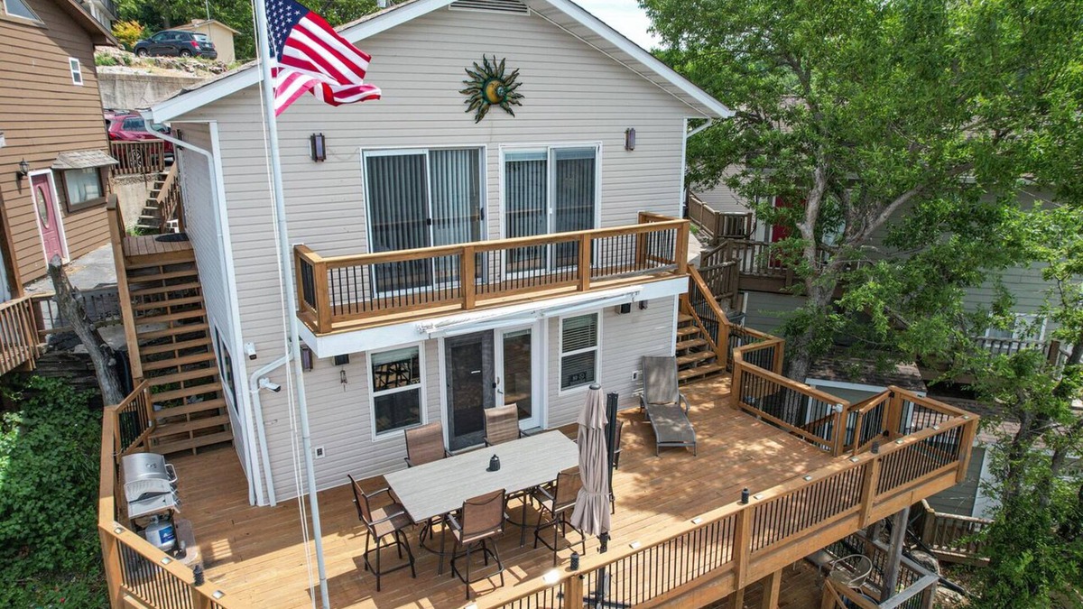 Osage Beach House | VIEWS! Sunset Haven - Lakefront Retreat - 3 Decks