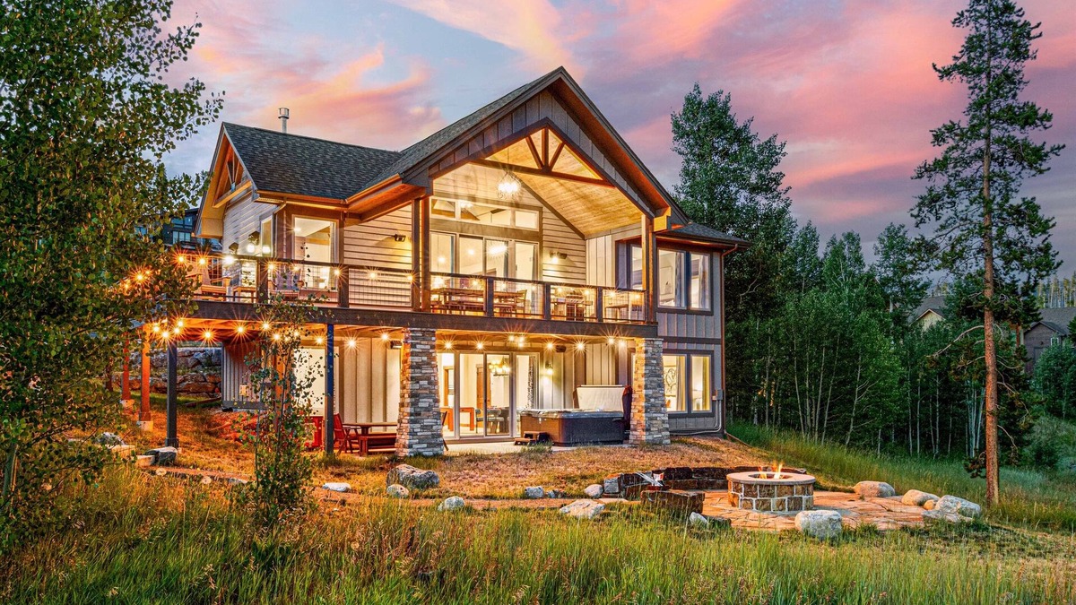 Rendezvous House | Views, Trails, Hot Tub & Fire Pit, 10 min to Skiing at WP Resort