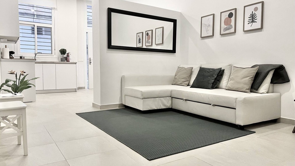 Los Tilos Apartment | Viialia center station 1