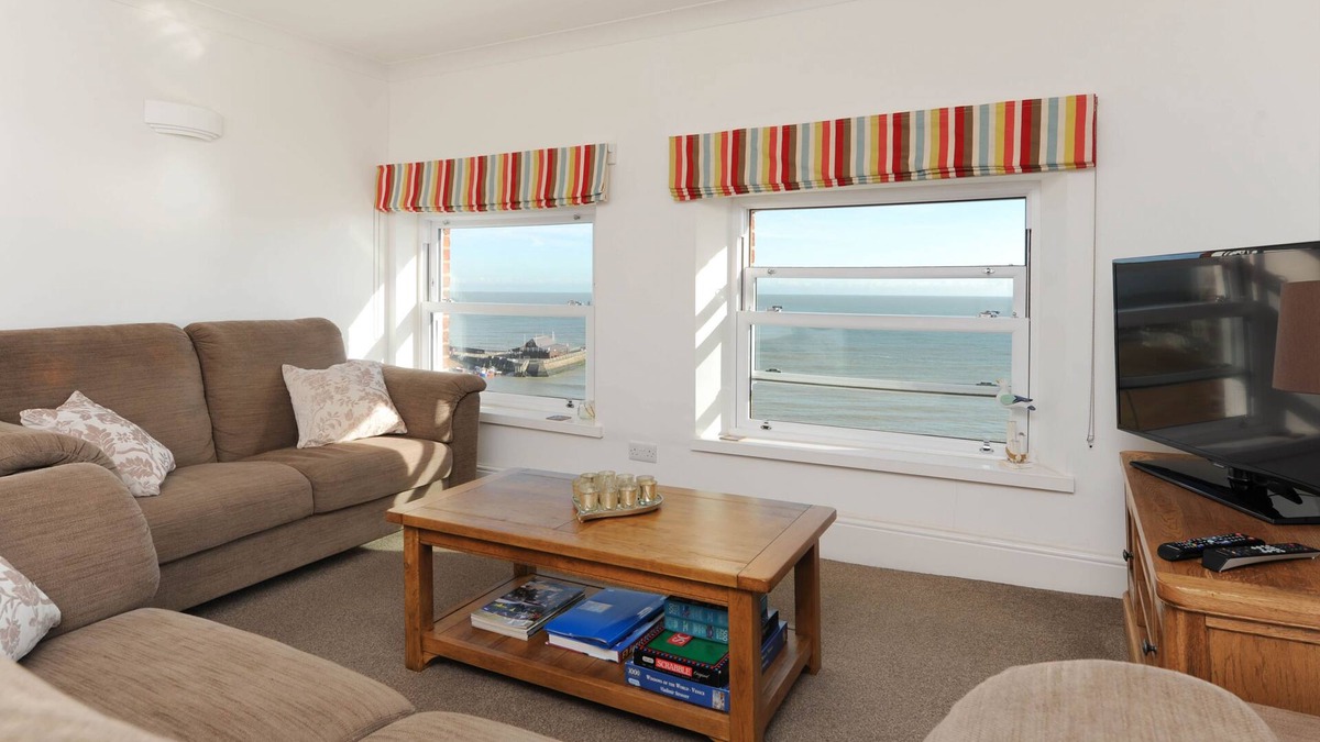 Broadstairs Cottage | Viking View - sleeps 4 guests in 2 bedrooms
